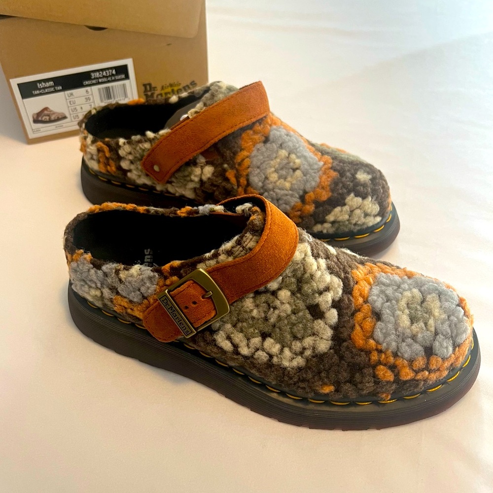 NIB Dr. Martens Isham suede wool crochet mules - Size 8! Super fashionable!